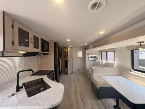 Photos of 2025 PRIME TIME AVENGER 27RBS for sale in Gulfport, MS at County Line Campers