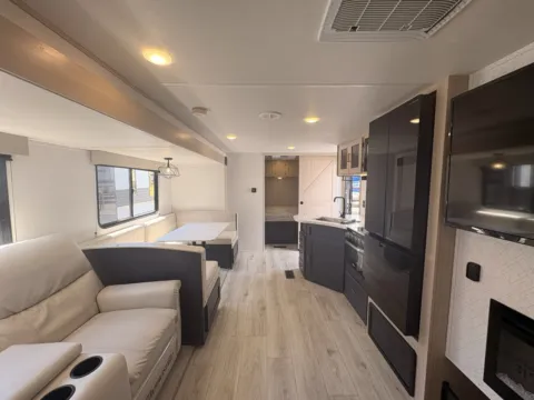 Another view of 2025 PRIME TIME AVENGER 27RBS for sale in Gulfport, MS at County Line Campers