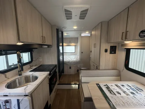 Photos of 2027 EAST TO WEST ENTRADA 2000NSF for sale in Gulfport, MS at County Line Campers