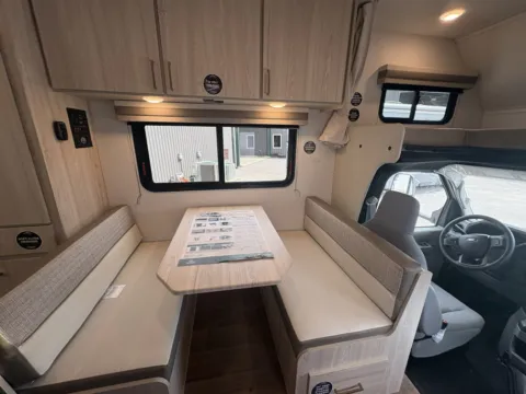 More photos of 2027 EAST TO WEST ENTRADA 2000NSF at County Line Campers, MS
