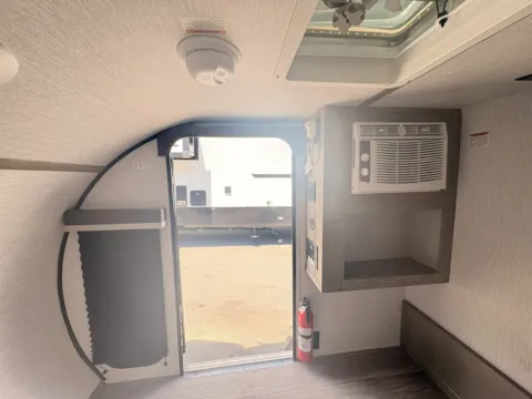 More photos of 2027 Sunset Park RV SUNRAY 109E at County Line Campers, MS