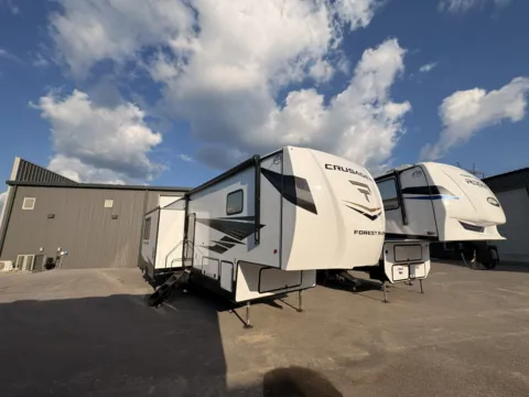 Unknown 2027 FOREST RIVER CRUSADER 2SUITE for sale in Gulfport, MS