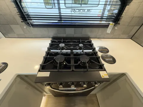 More photos of 2027 FOREST RIVER CRUSADER 2SUITE at County Line Campers, MS