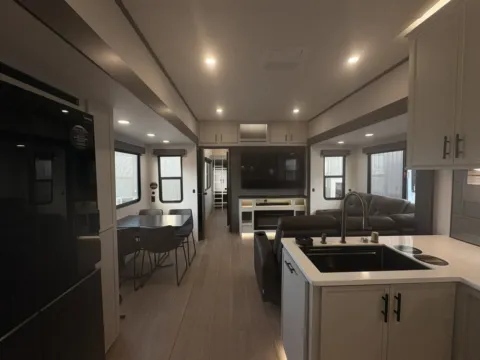 Unknown 2027 FOREST RIVER CRUSADER 2SUITE for sale in Gulfport, MS