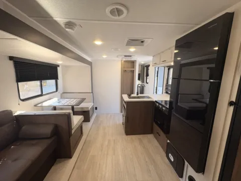 Another view of 2027 Forest River AVENGER 28QBS for sale in Gulfport, MS at County Line Campers