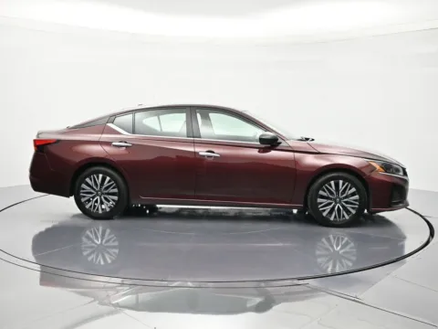 More photos of 2024 Nissan Altima 2.5 SV at Beck Nissan, FL