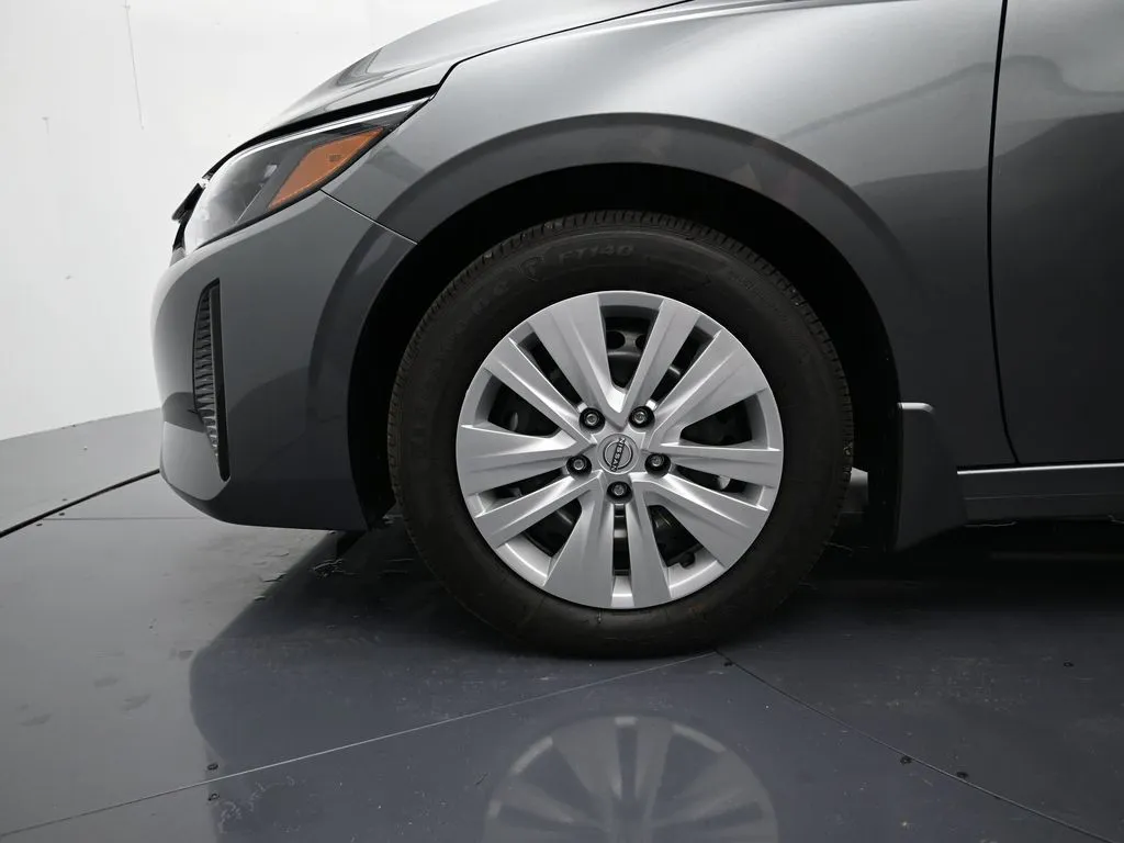 2025 Nissan Sentra S - Photo 9