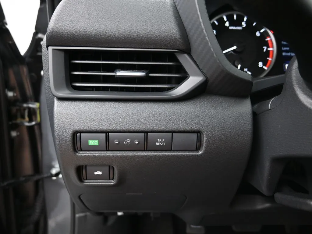 2025 Nissan Sentra S - Photo 13