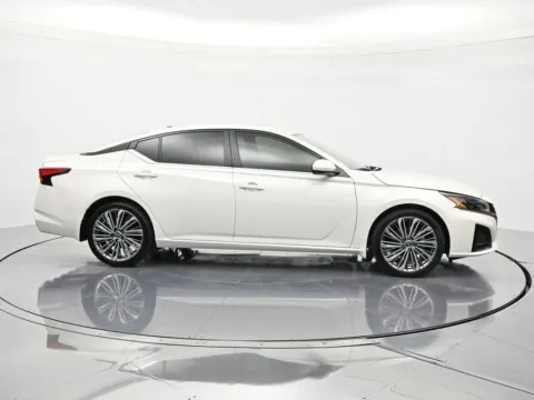 More photos of 2026 Nissan Altima 2.5 SV at Beck Nissan, FL