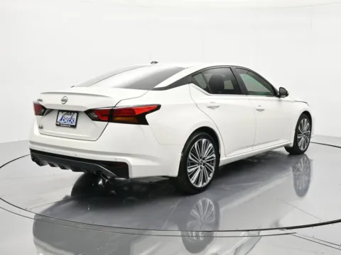 More photos of 2026 Nissan Altima 2.5 SV at Beck Nissan, FL