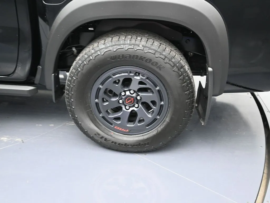 2026 Nissan Frontier PRO-X - Photo 9