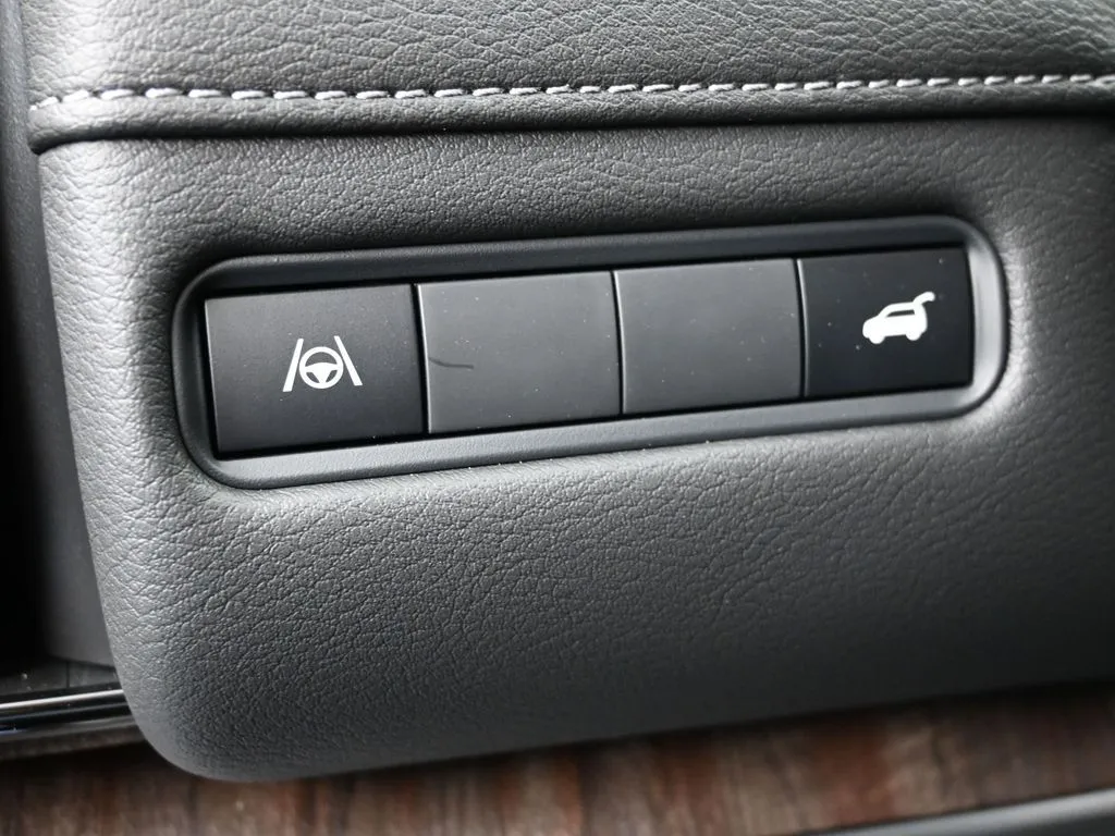 2025 Nissan Armada SL - Photo 13
