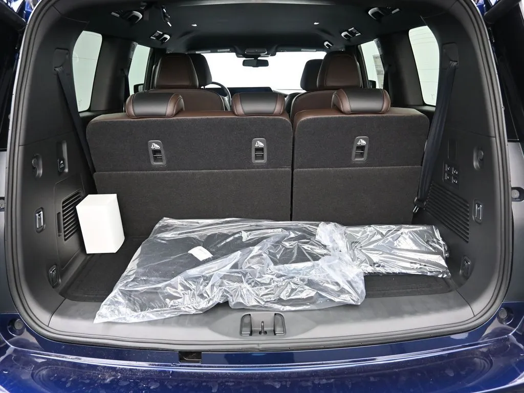 2025 Nissan Armada SL - Photo 24