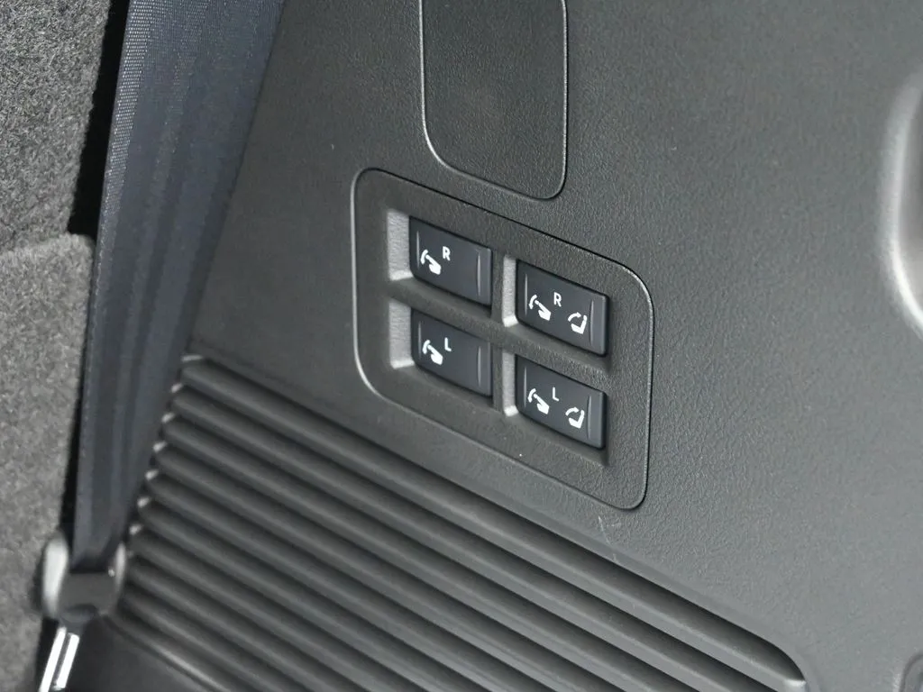 2025 Nissan Armada SL - Photo 26