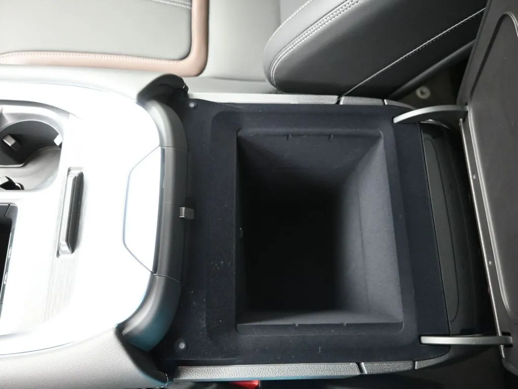 2025 Nissan Armada SL - Photo 20