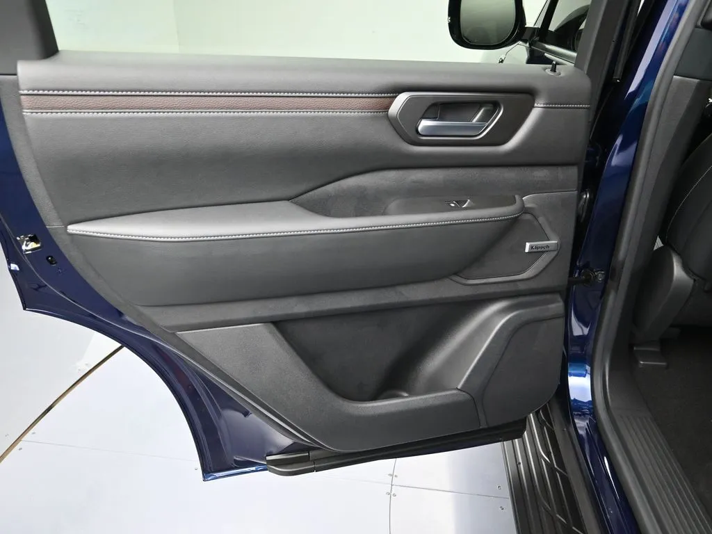2025 Nissan Armada SL - Photo 21
