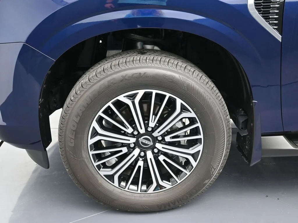 2025 Nissan Armada SL - Photo 9