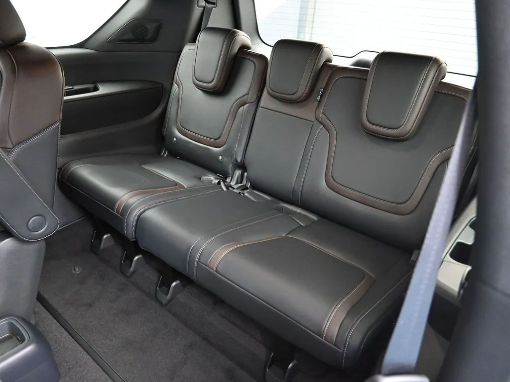 2025 Nissan Armada SL - Photo 23