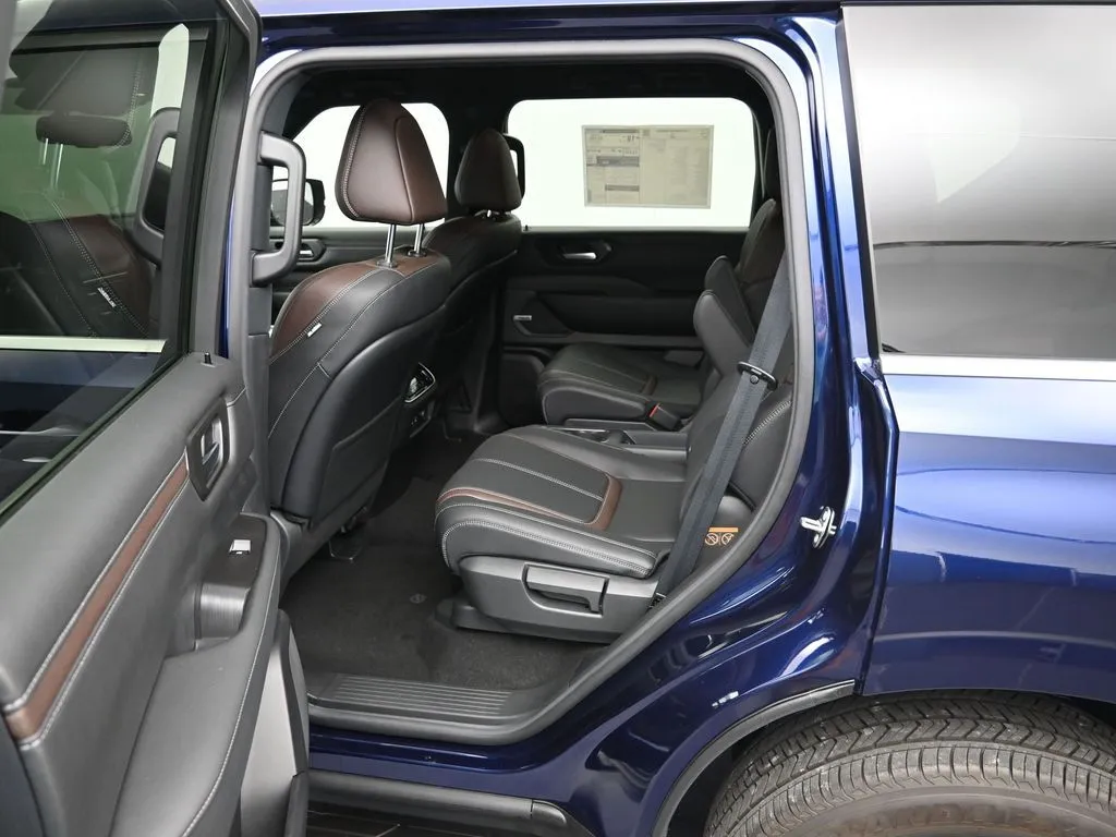 2025 Nissan Armada SL - Photo 22