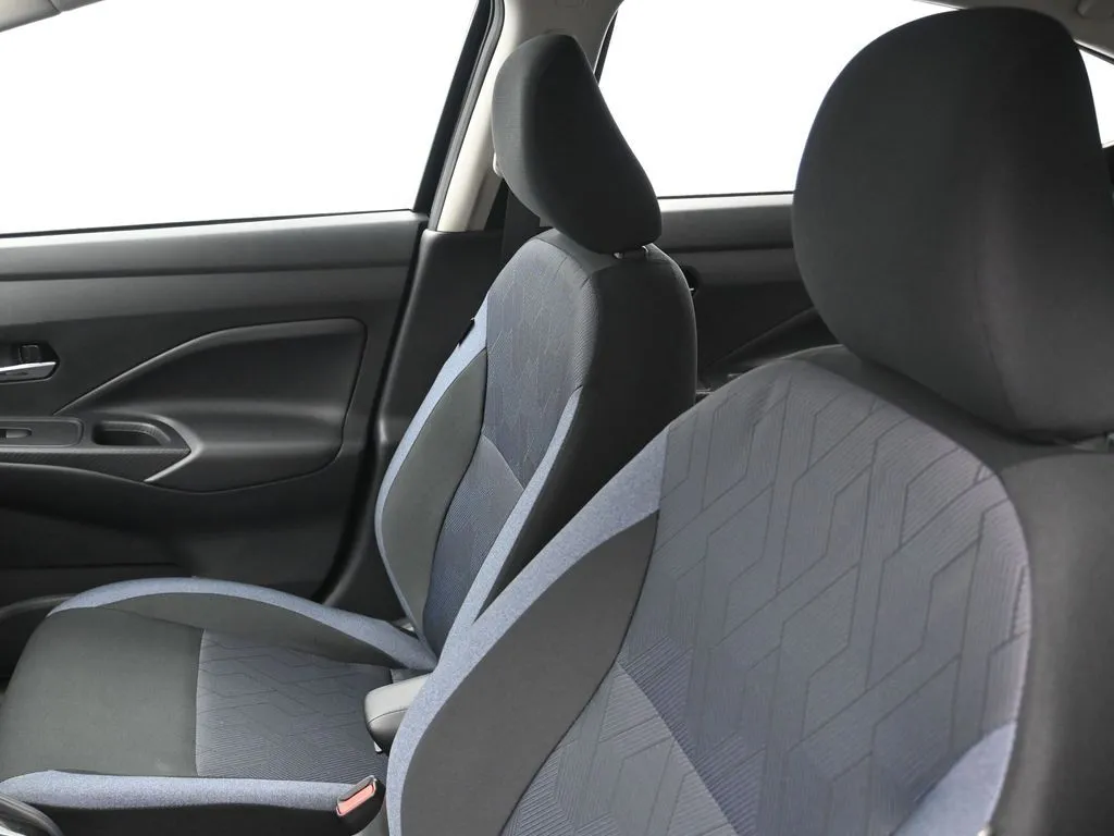 2025 Nissan Versa Sedan SV - Photo 13