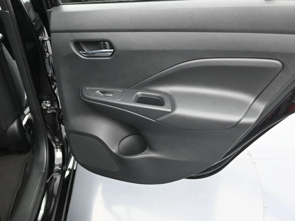 2025 Nissan Versa Sedan SV - Photo 31