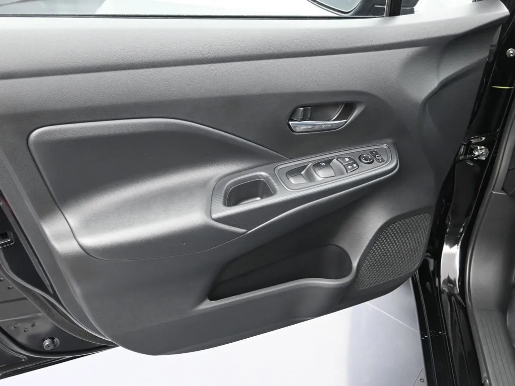 2025 Nissan Versa Sedan SV - Photo 10
