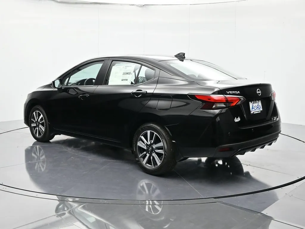 2025 Nissan Versa Sedan SV - Photo 7