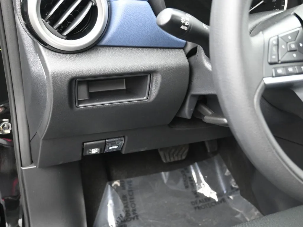 2025 Nissan Versa Sedan SV - Photo 12