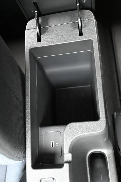 2025 Nissan Versa Sedan SV - Photo 17