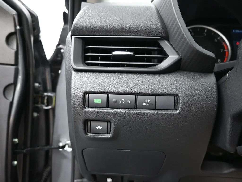 2025 Nissan Sentra S - Photo 14