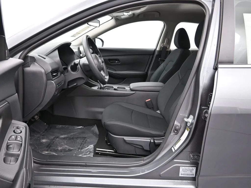 2025 Nissan Sentra S - Photo 13