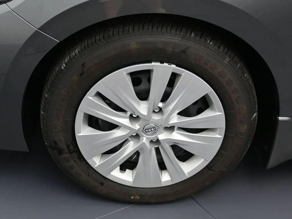 2025 Nissan Sentra S - Photo 9