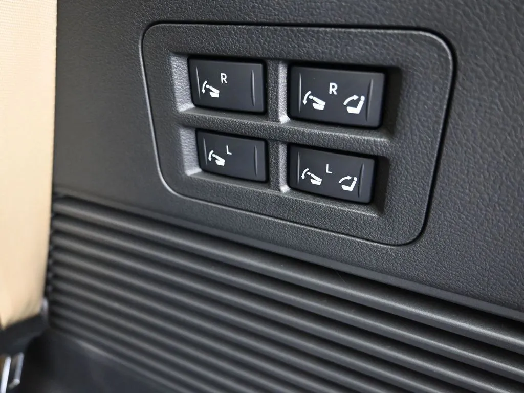 2025 Nissan Armada Platinum - Photo 26