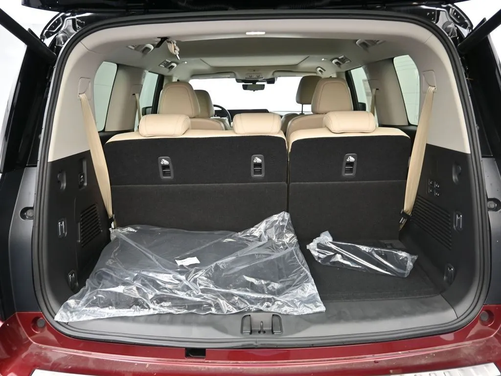 2025 Nissan Armada Platinum - Photo 24