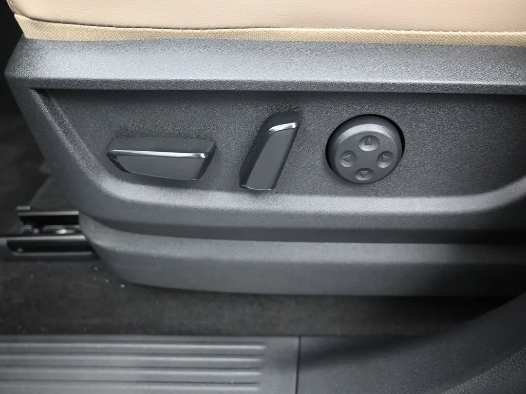 2025 Nissan Armada Platinum - Photo 12