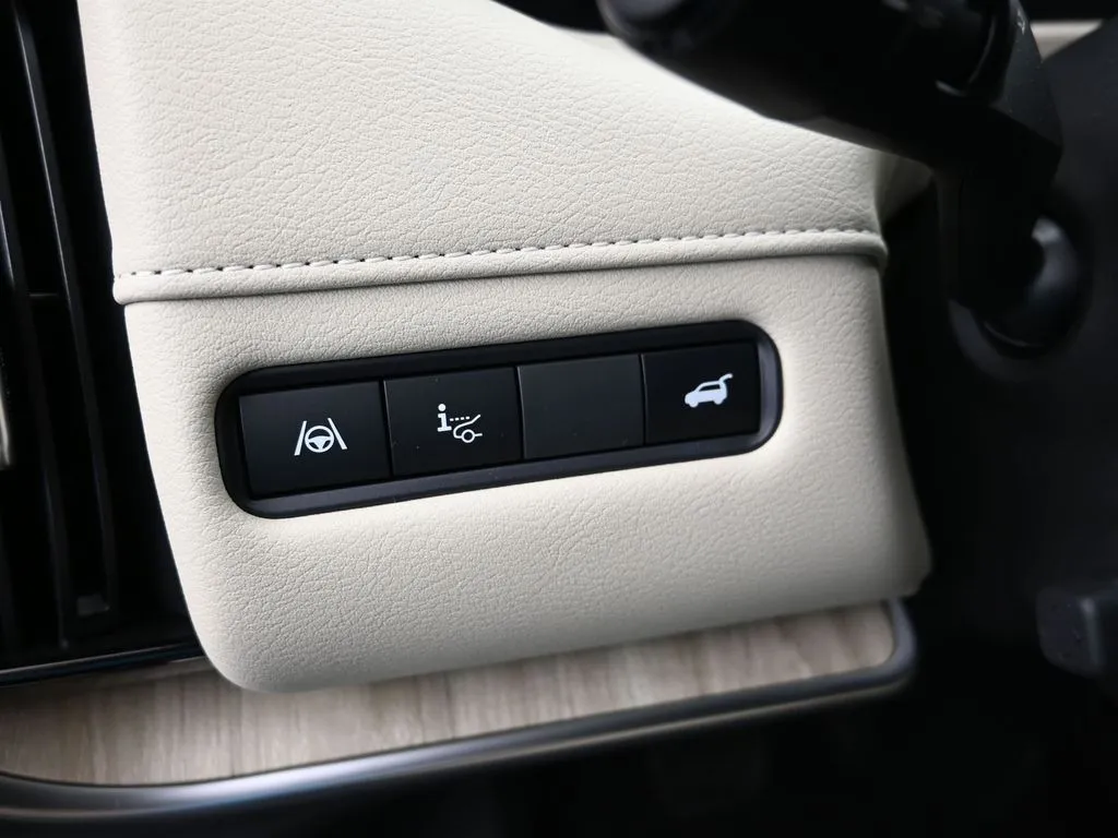 2025 Nissan Armada Platinum - Photo 13