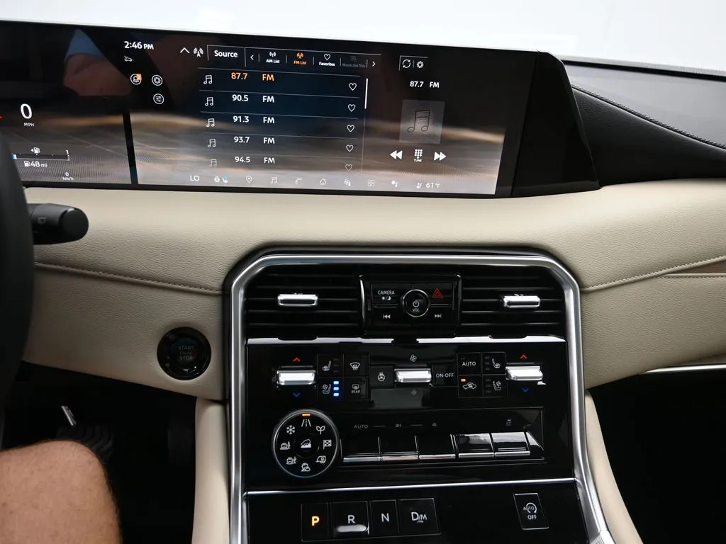 2025 Nissan Armada Platinum - Photo 16