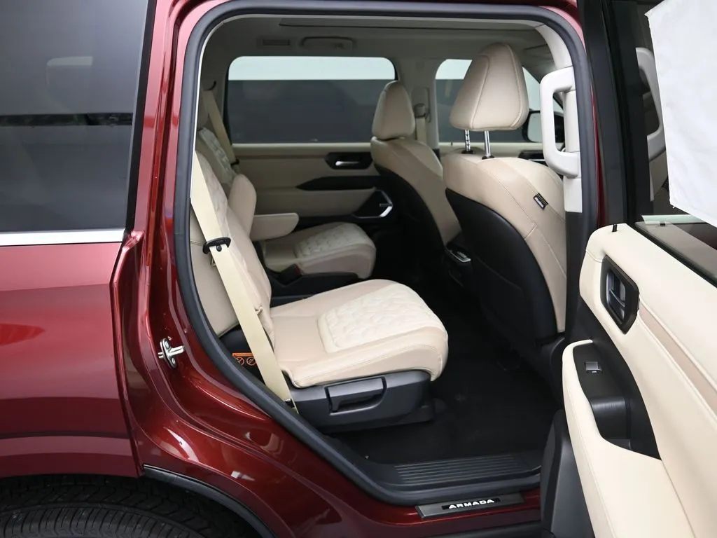 2025 Nissan Armada Platinum - Photo 27