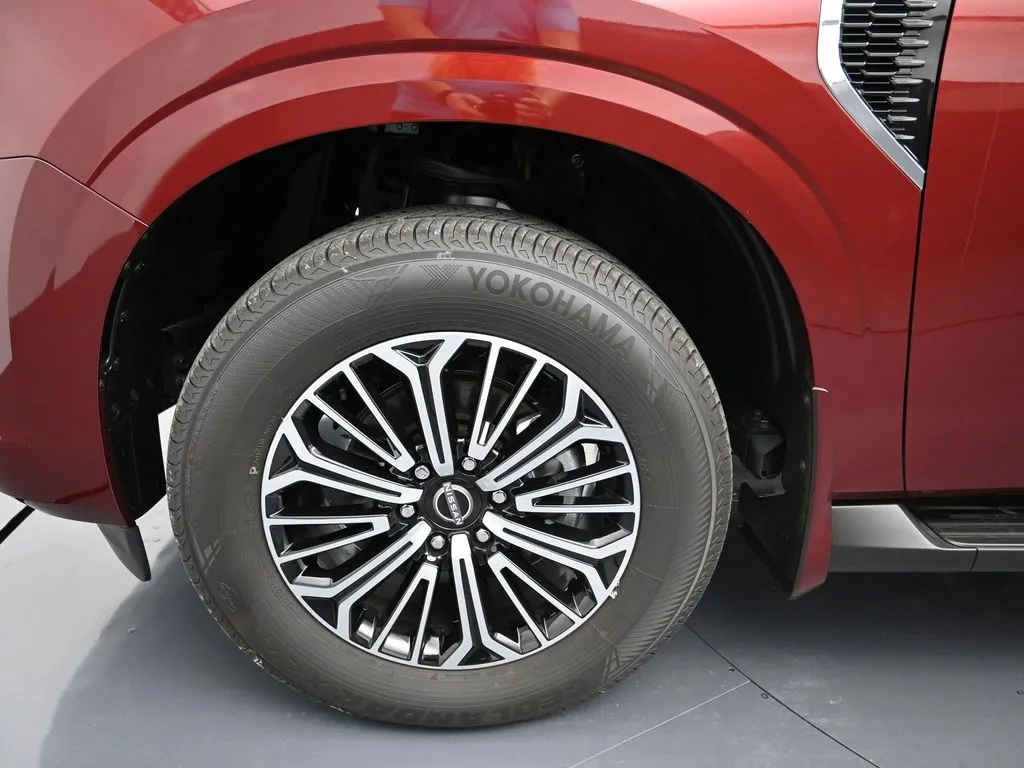 2025 Nissan Armada Platinum - Photo 9