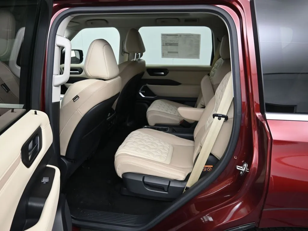 2025 Nissan Armada Platinum - Photo 21