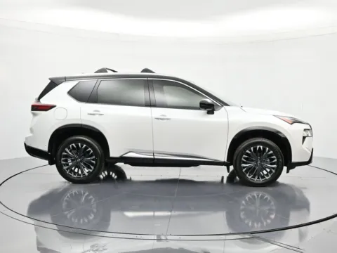 More photos of 2026 Nissan Rogue Platinum at Beck Nissan, FL