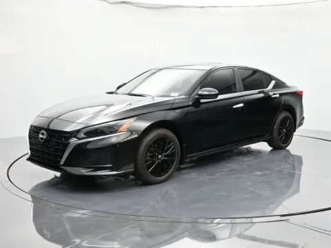 Black 2025 Nissan Altima 2.5 SV for sale in Palatka, FL