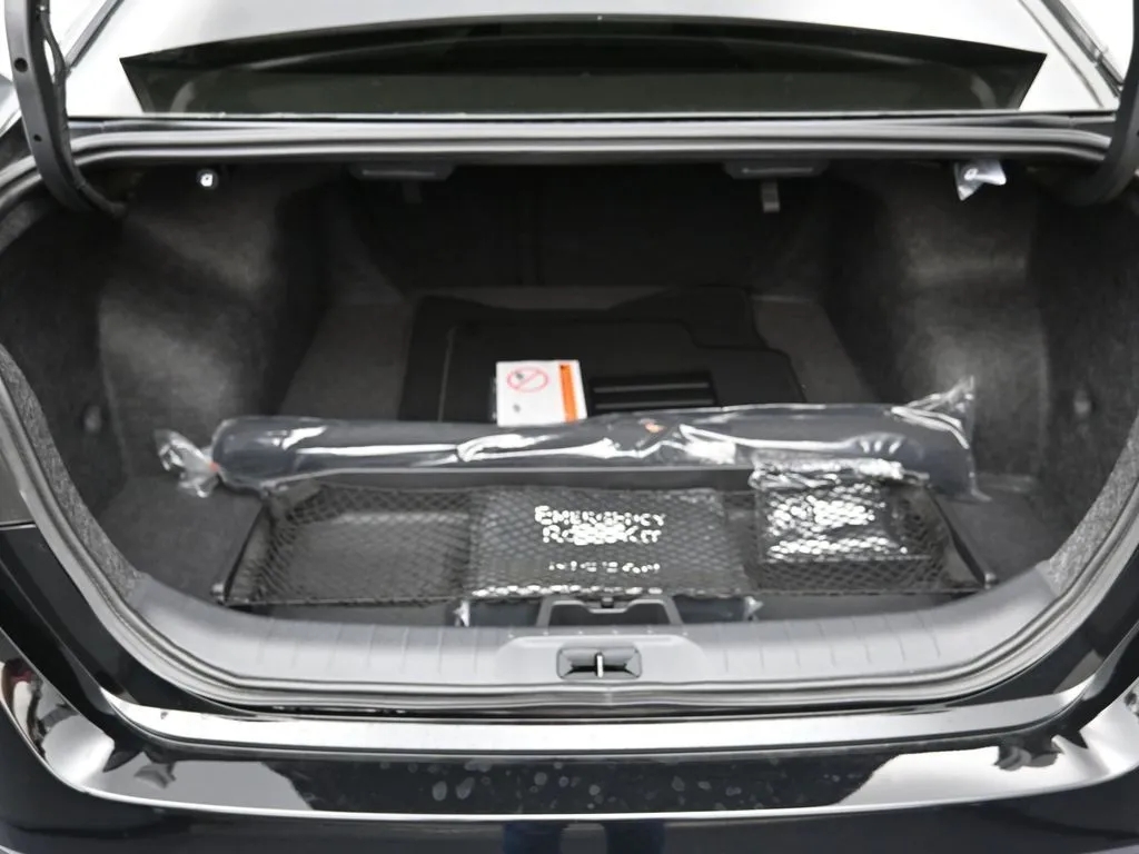 2025 Nissan Altima SV - Photo 24