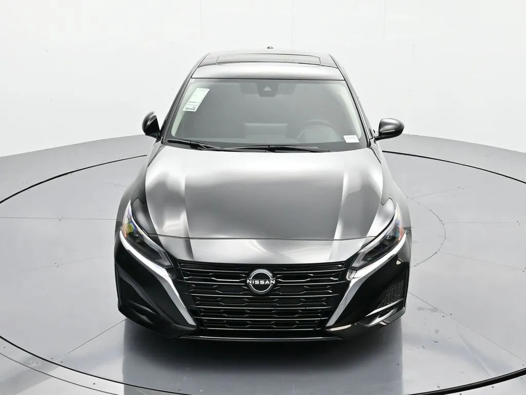 2025 Nissan Altima SV - Photo 30