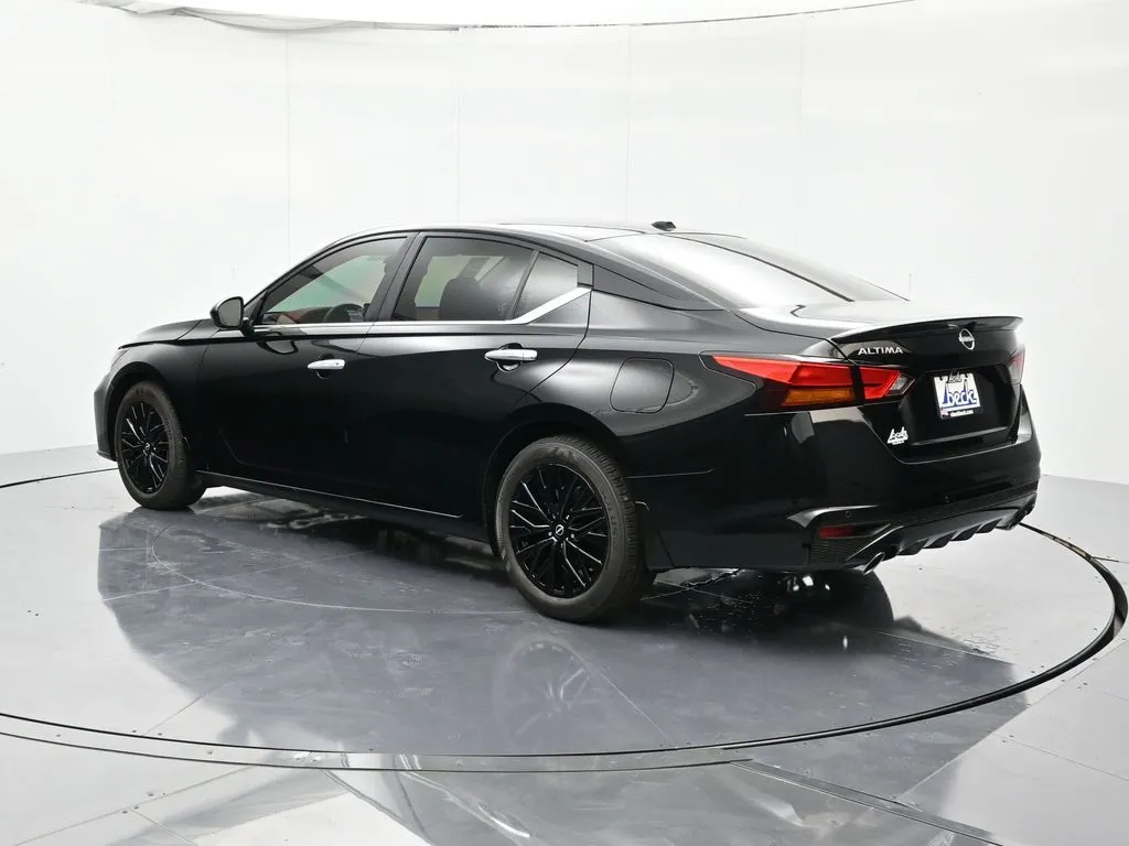 2025 Nissan Altima SV - Photo 7