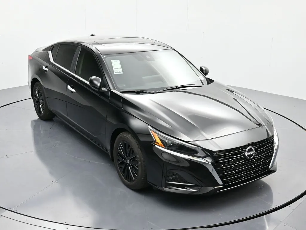 2025 Nissan Altima SV - Photo 31