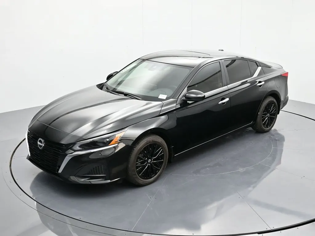 2025 Nissan Altima SV - Photo 29