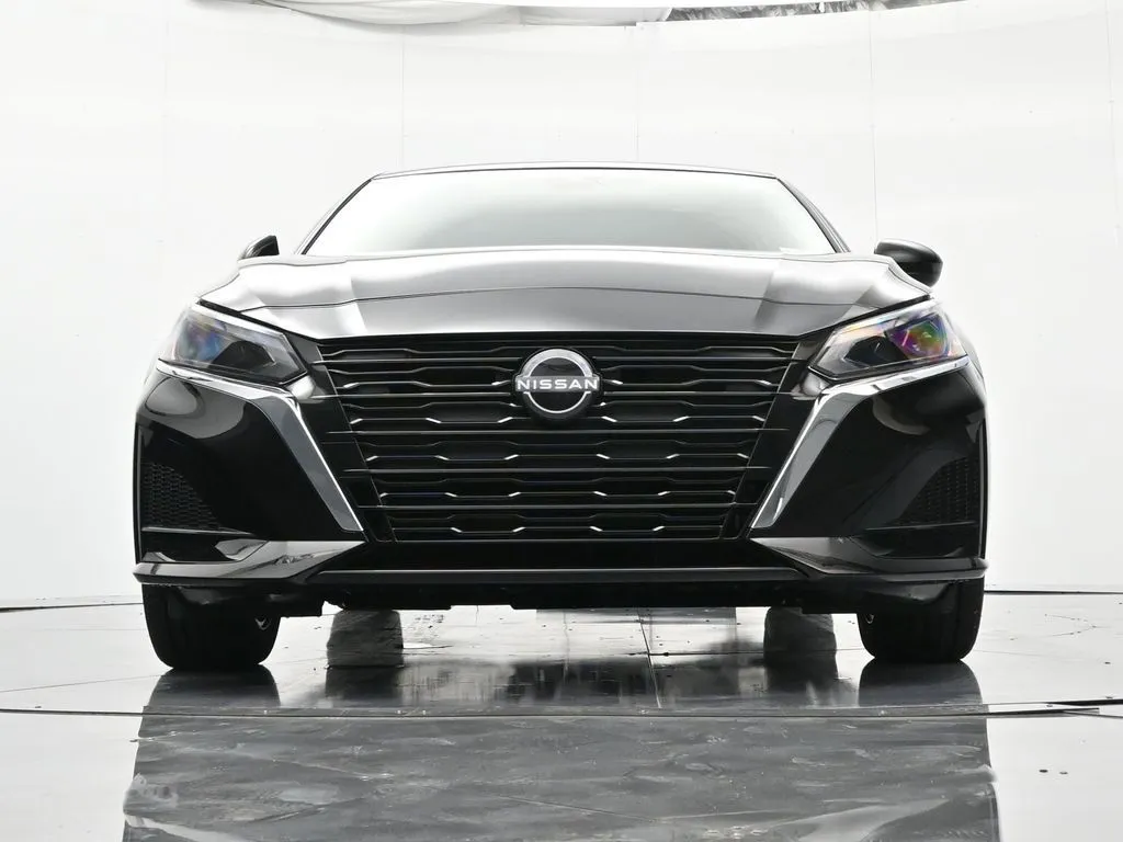 2025 Nissan Altima SV - Photo 38