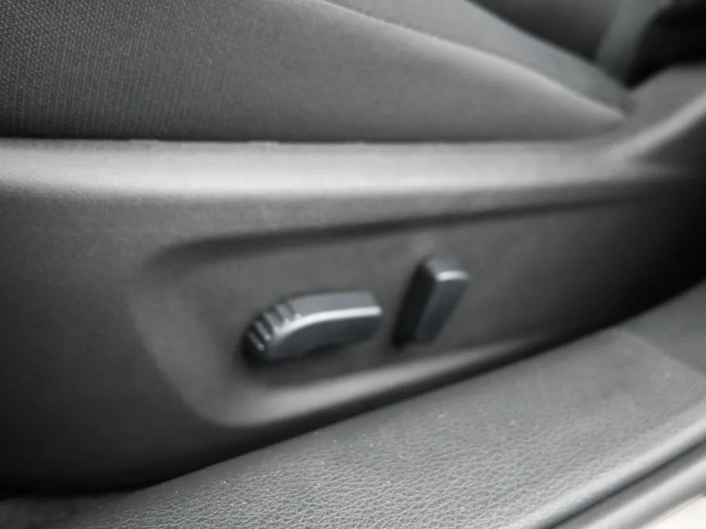 2025 Nissan Altima SV - Photo 11