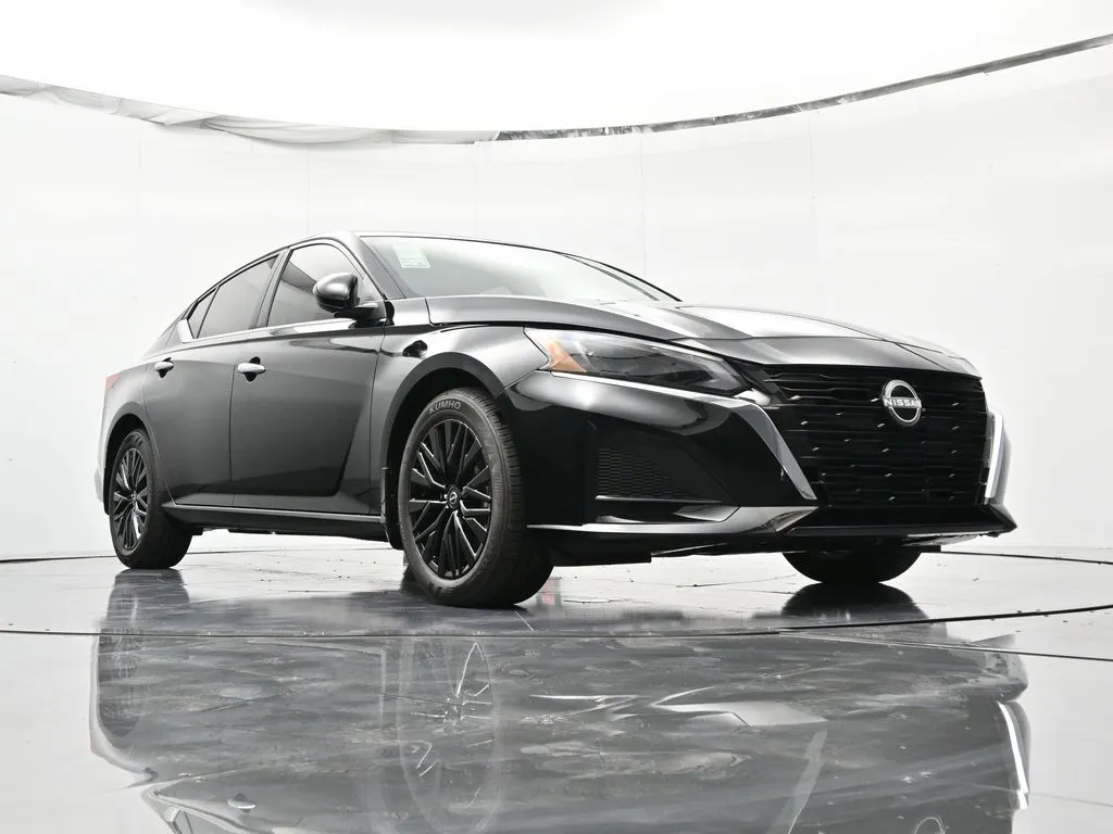 2025 Nissan Altima SV - Photo 39